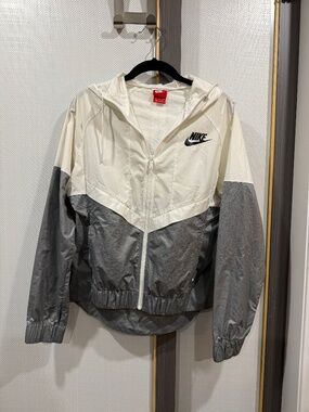 NIKE lightweight zip up